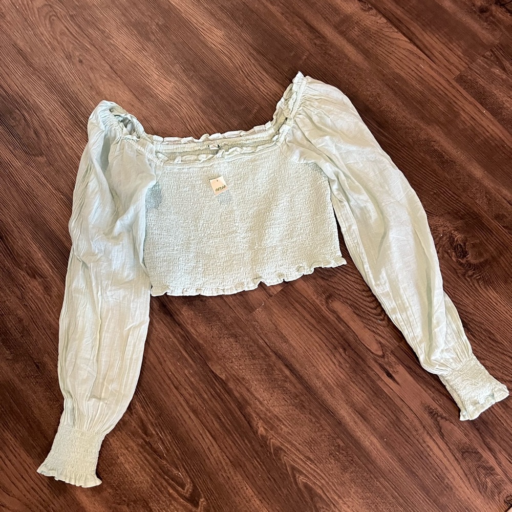 Aerie light pastel green smocked ruffle sleeve top